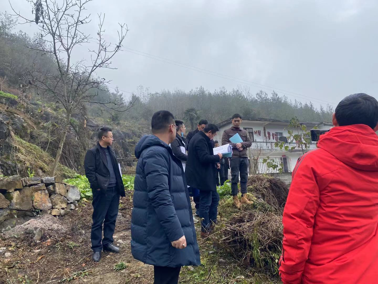 水土保持局專家親臨礦山指導(dǎo)工作和召開水土保持評(píng)審會(huì)